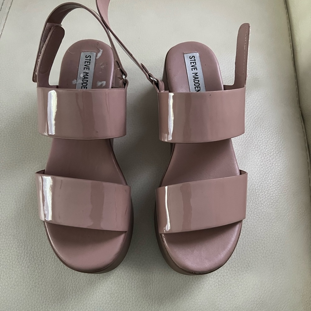 Platform sandals
